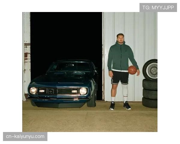 东契奇同一晚换两个豪车？这生活也太飘了吧！